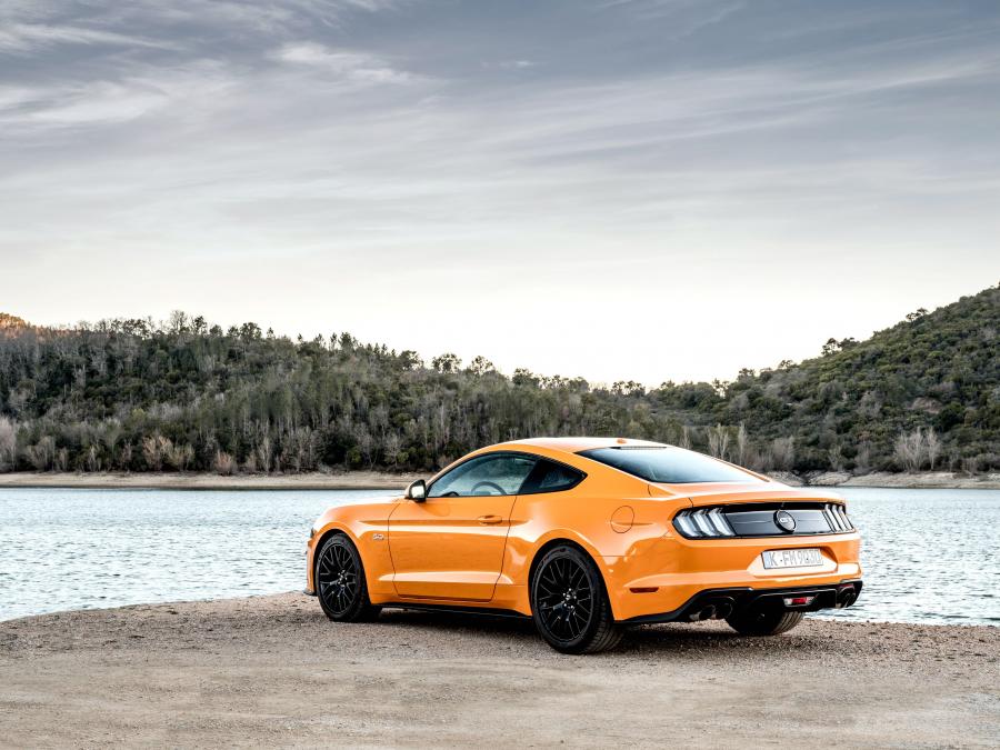  Ford Mustang GT Fastback 2017 года  (EU) (фото 27 из 42)